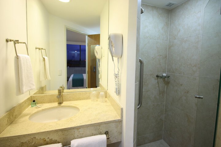 Room 6 of 60