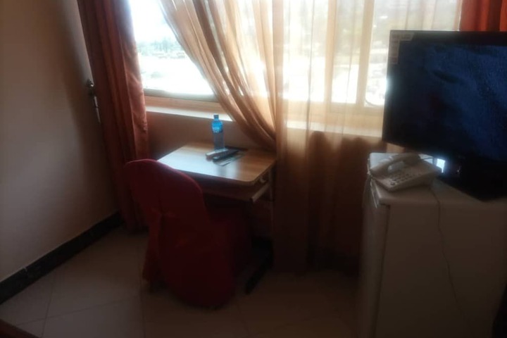 Room 18 of 36