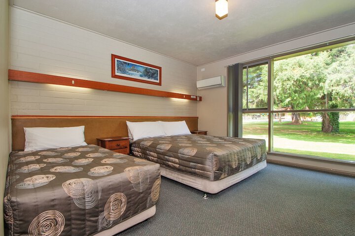 Room 3 of 40