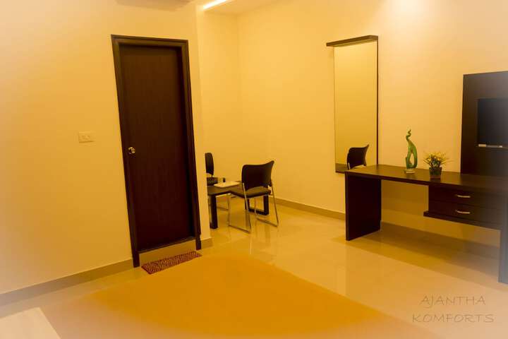 Room 16 of 33