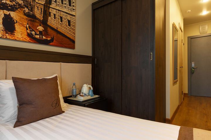 Room 44 of 89