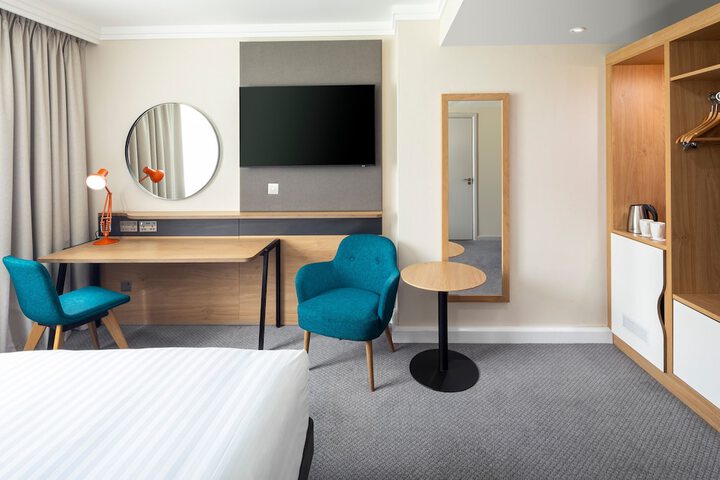 Room 4 of 60