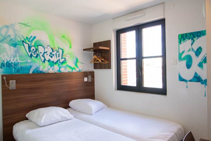 Room 36 of 62
