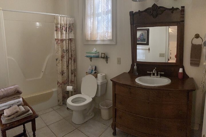 Room 25 of 37