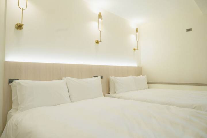 Room 30 of 57