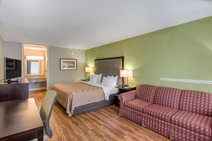 1 Double Bed Accessible (8 of 9)