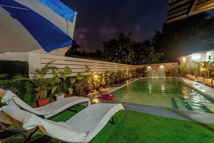 Pool 33 of 51