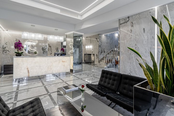 Entrance & Lobby