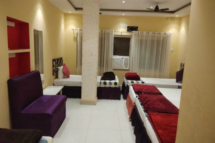 Room 26 of 90
