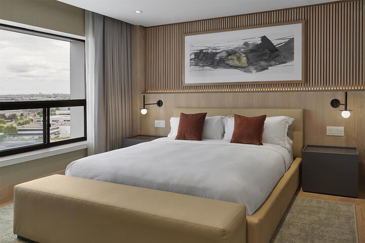 Room 14 of 80