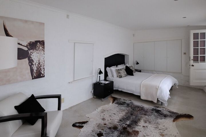 Room 3 of 119