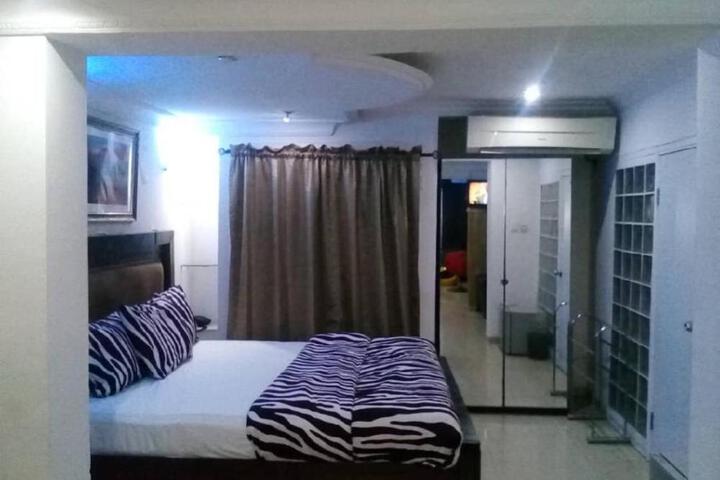 TheoDawn Hotels at Suite 29