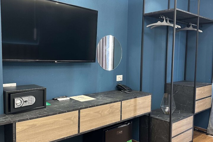 Room 15 of 35
