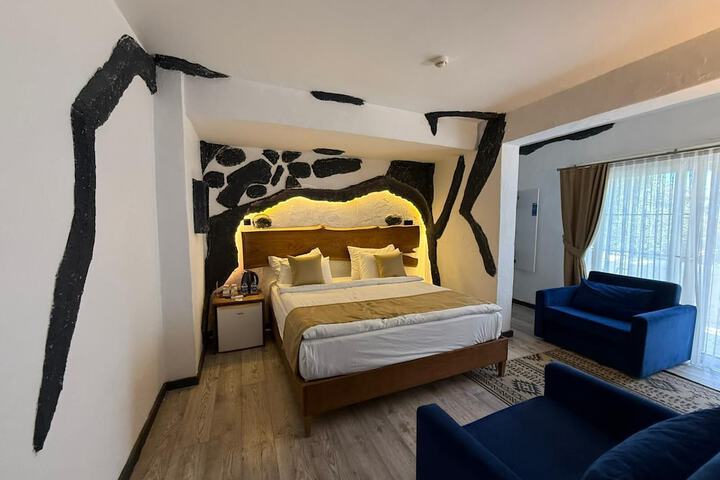 Room 82 of 194