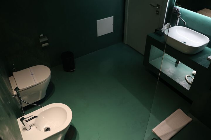 Room 11 of 42