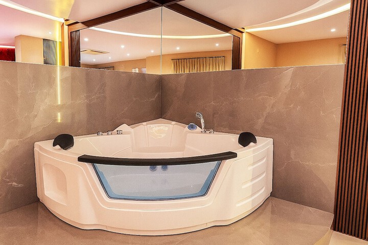 Hot Tub 33 of 57
