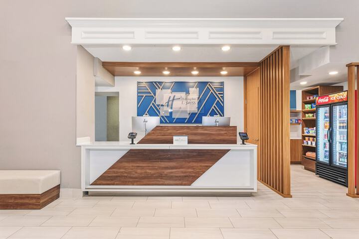Check-in/check-out kiosk
