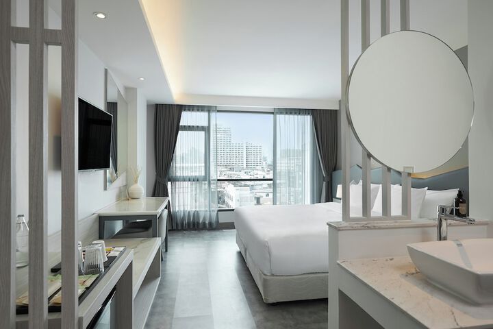 Room 11 of 61