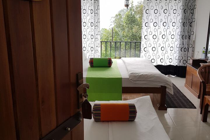 Room 21 of 33