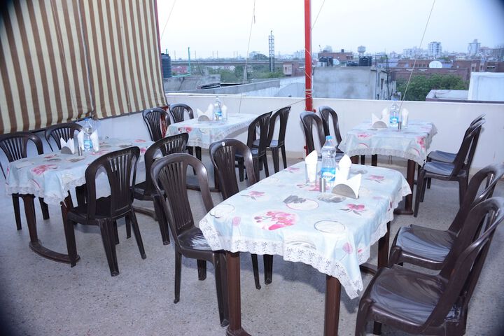 Dining 62 of 72