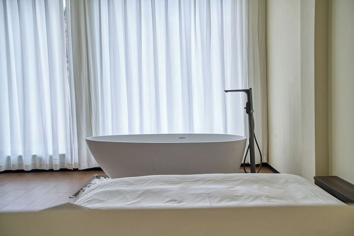 Room 52 of 68