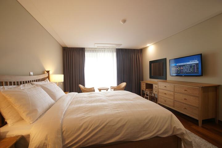Room 7 of 35