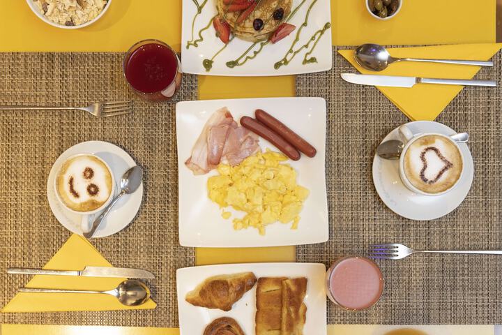 Breakfast/Coffee Service 48 of 55
