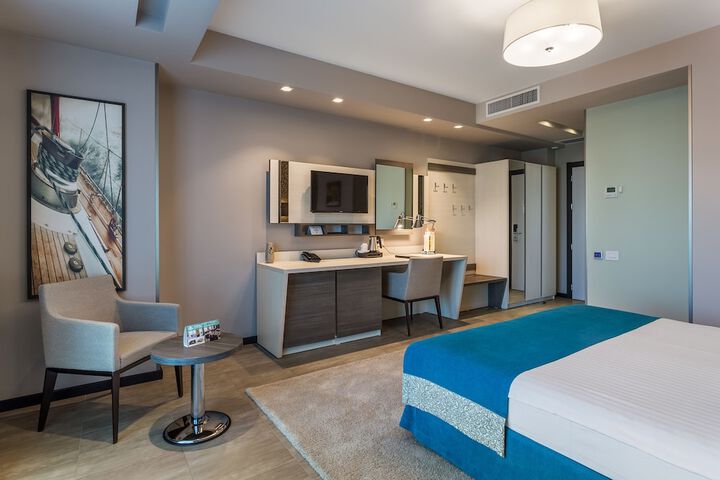 Room 11 of 53