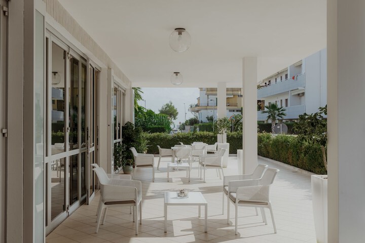 Hotel Entry