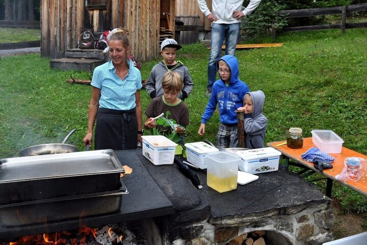 Childrens Activities 88 of 98