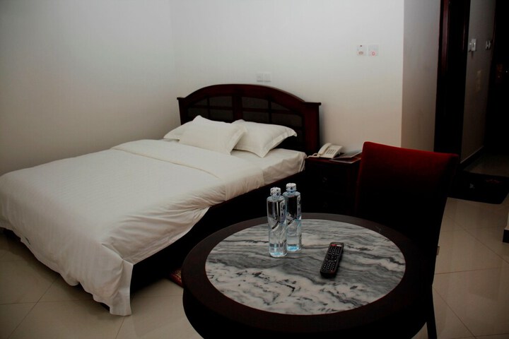 Room 2 of 117