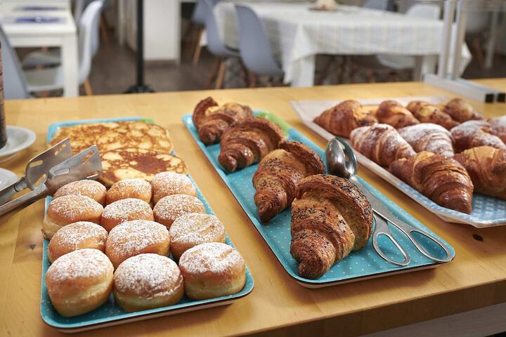 Breakfast/Coffee Service 40 of 55