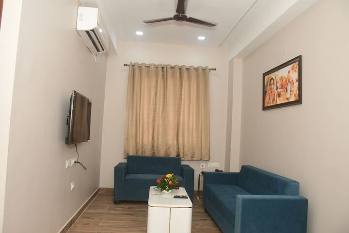 Room 7 of 28