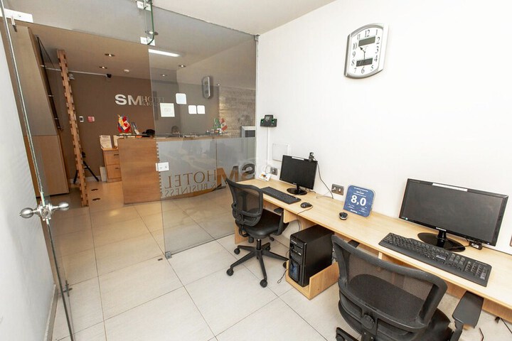 Business Center 31 of 36