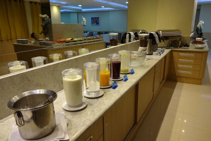 Breakfast/Coffee Service 37 of 44