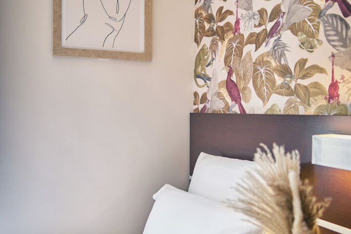 Room 11 of 22