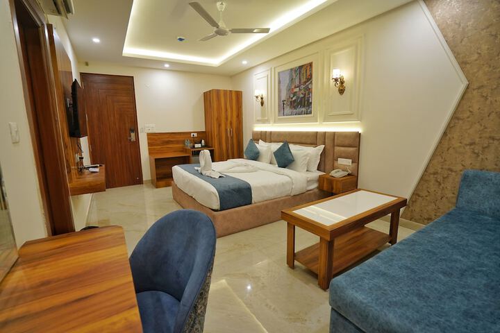 Room 14 of 21