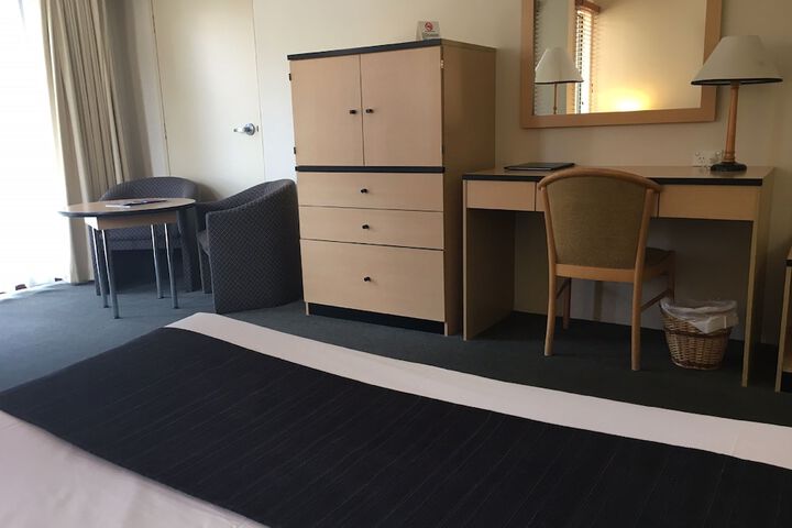 Room 5 of 34
