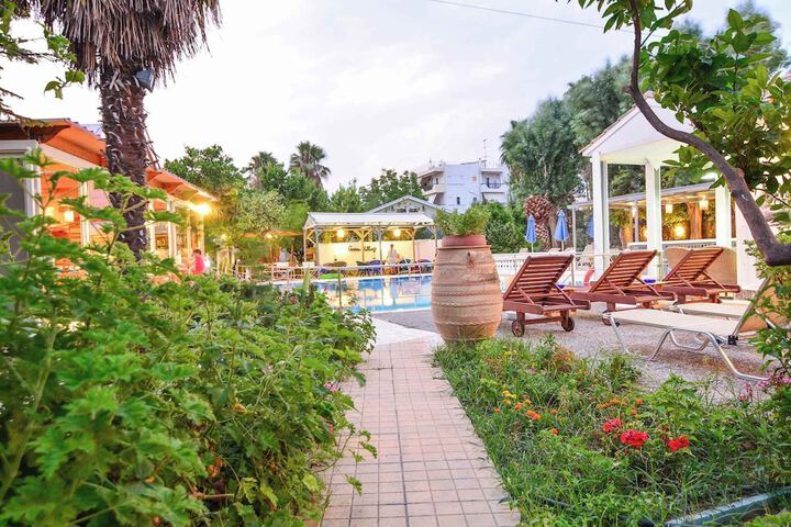 Hotel Exterior 87 of 103