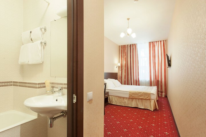 Room 25 of 41