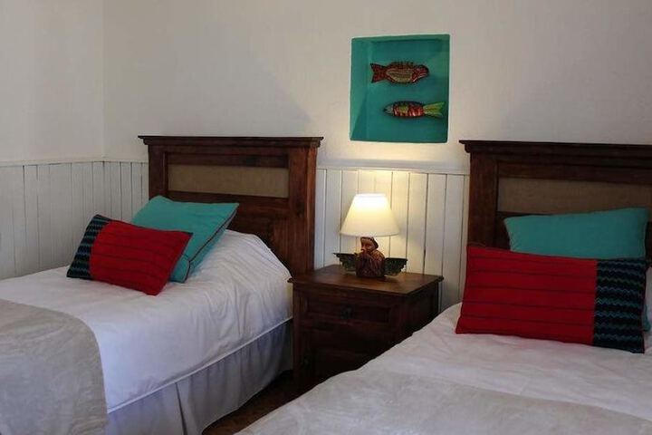Room 6 of 33