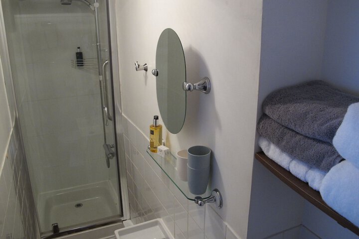 Room 12 of 26