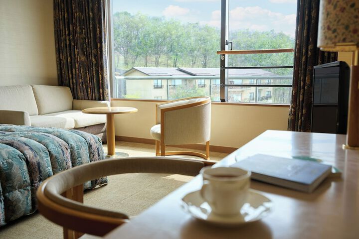 Room 13 of 83