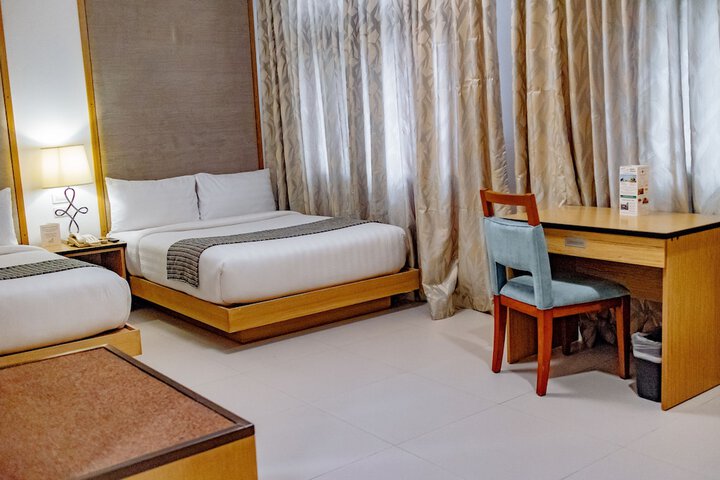 Room 10 of 15