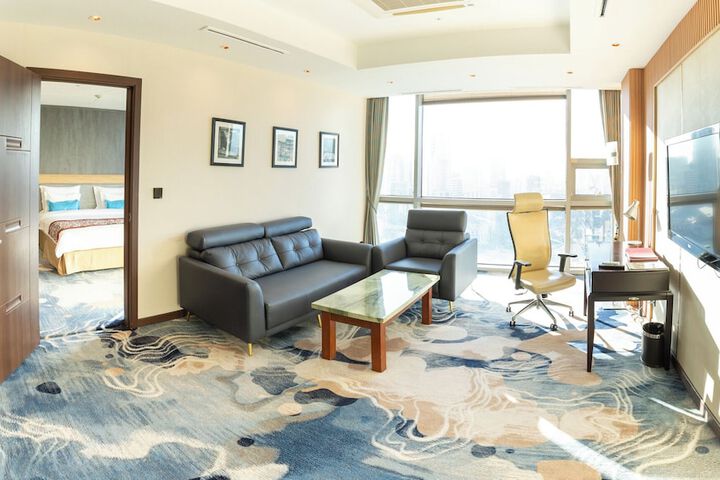 Room 28 of 133