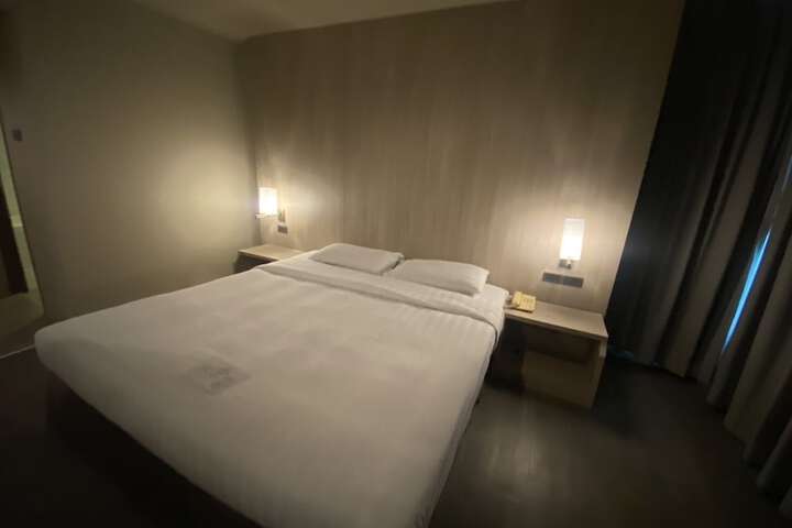 Room 43 of 101