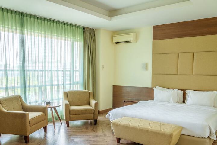Room 32 of 57
