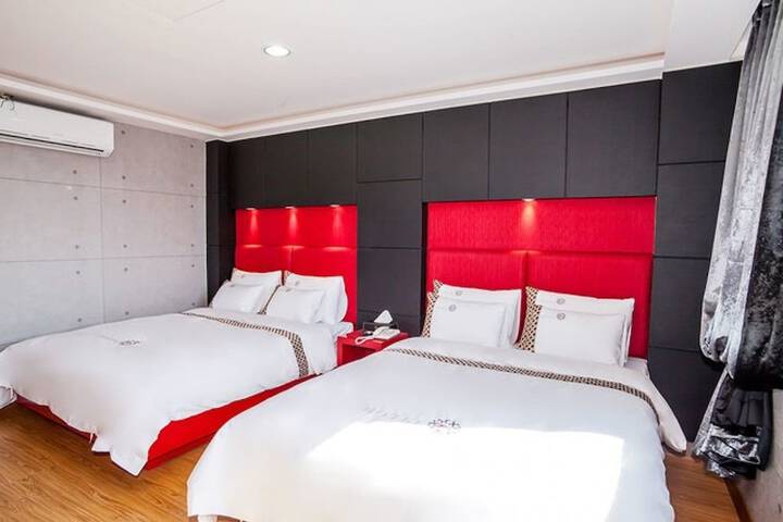 Room 4 of 88