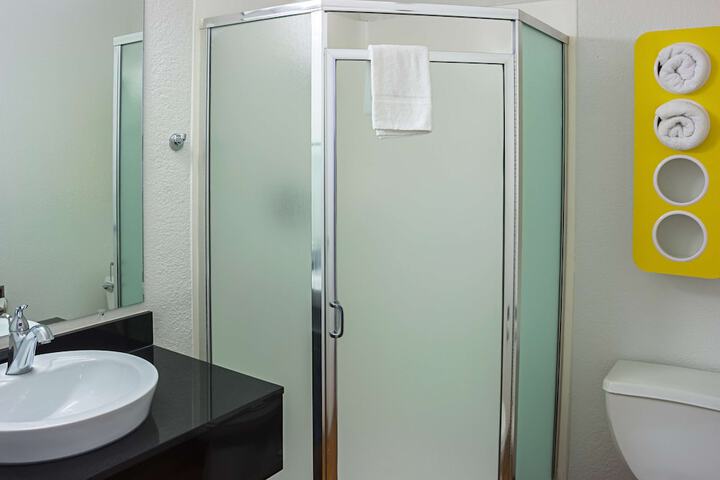 Room 16 of 35