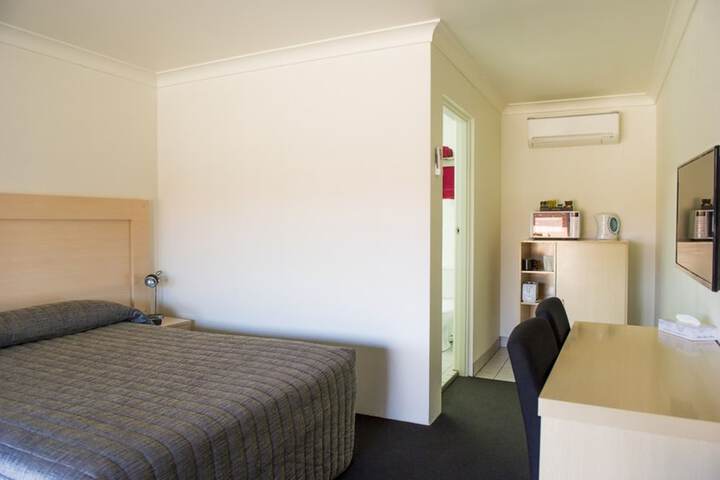 Room 12 of 37